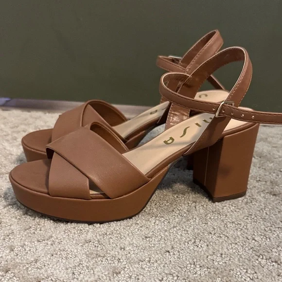 Unisa Women's Tan Platform Sandals - Picture 2 of 4
